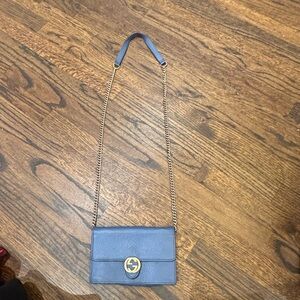 Gucci Blue Pebbled Leather Chain Crossbody with Gold Logo